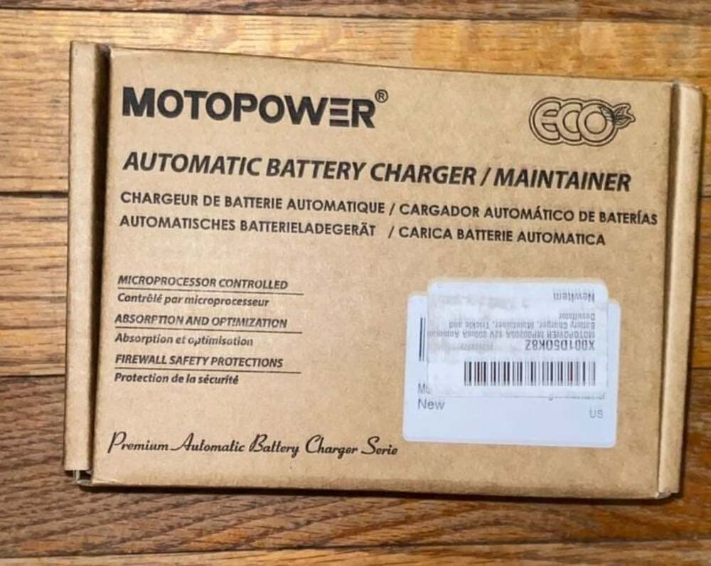 MOTOPOWER MP00205A 12V 800mA Automatic Battery Charger and Maintainer
